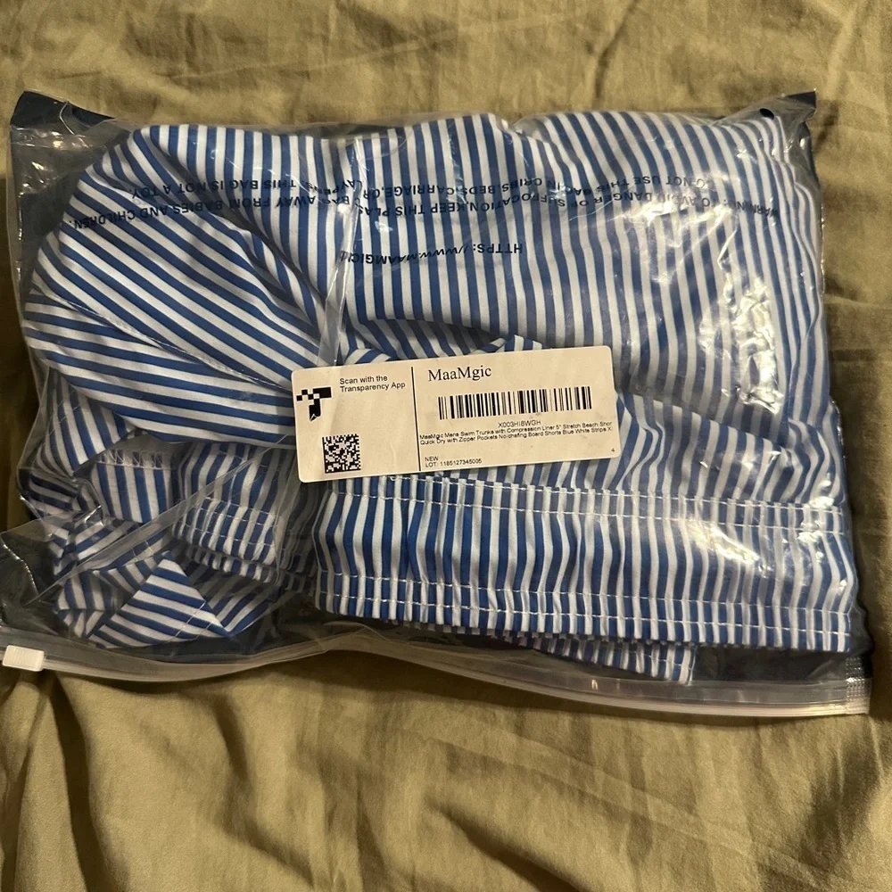 NWT/NIP - Men’s maamgic swim shorts.